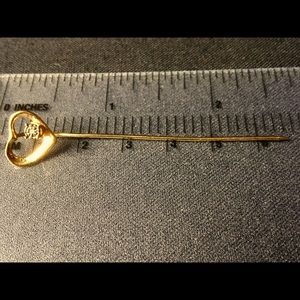 Yellow Gold ❤️ stick pin with Diamond